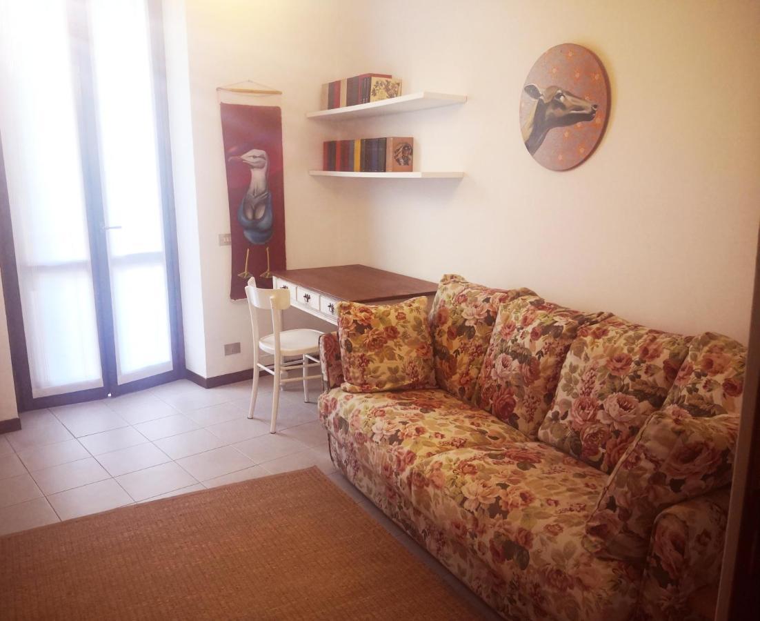 Residenza Esse Villa Angera Eksteriør billede