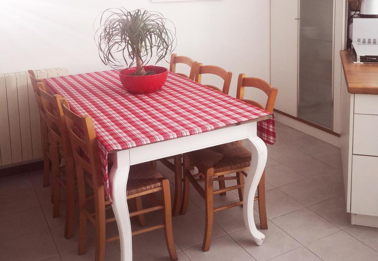 Residenza Esse Villa Angera Eksteriør billede