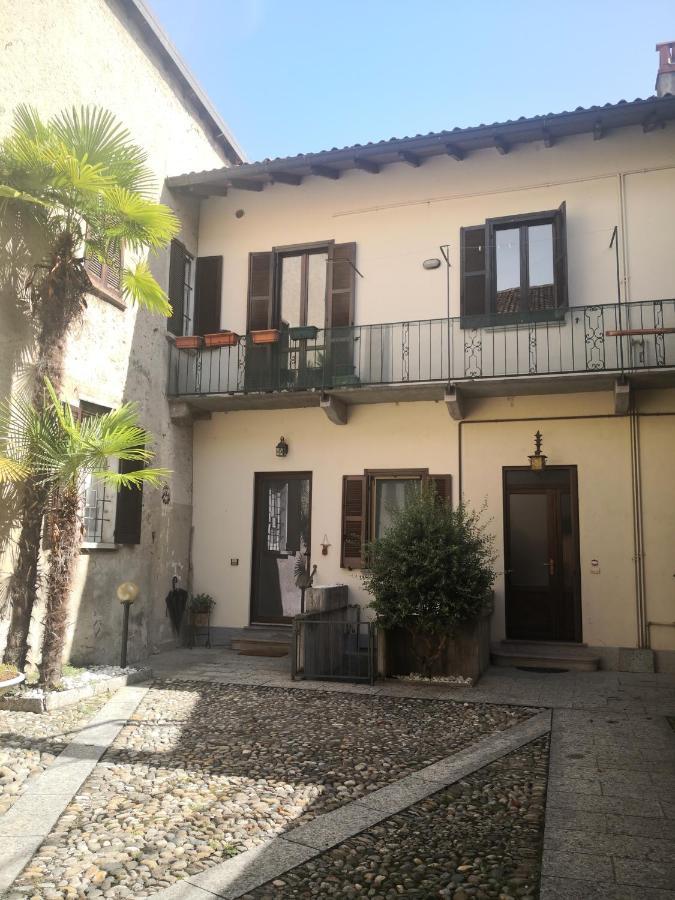 Residenza Esse Villa Angera Eksteriør billede