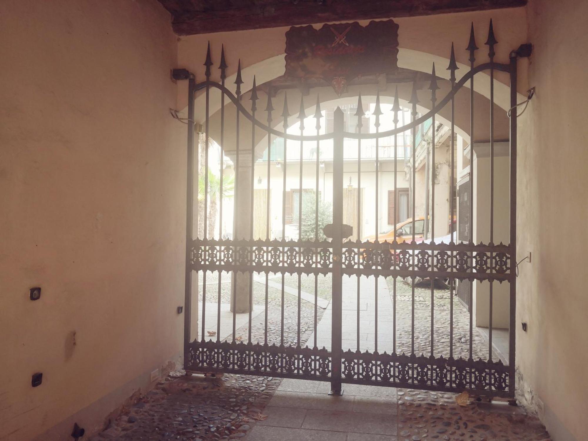 Residenza Esse Villa Angera Eksteriør billede